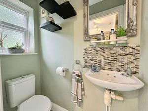 Cartlodge Avenue- click for photo gallery